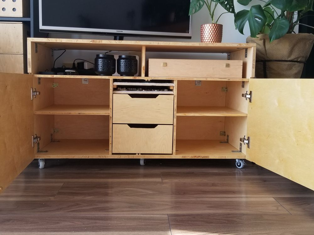 Loftowa szafka RTV na kółkach handmade!
