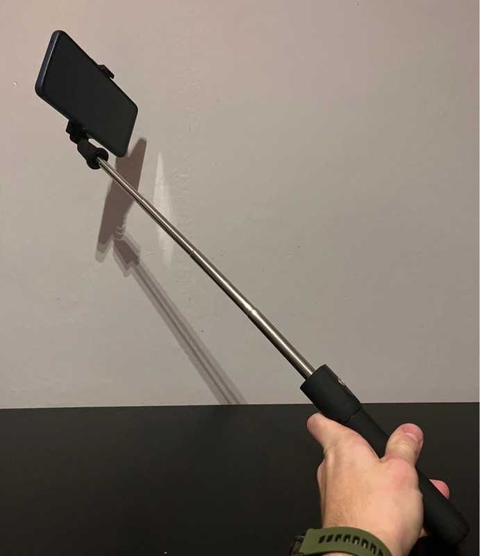 Czarny plastikowy selfiestick bluetooth - IOS/Android - nowy