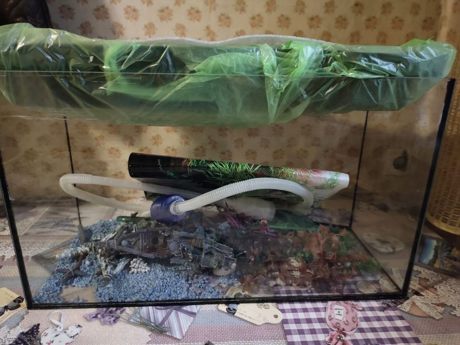 Продам аквариум 60л б у