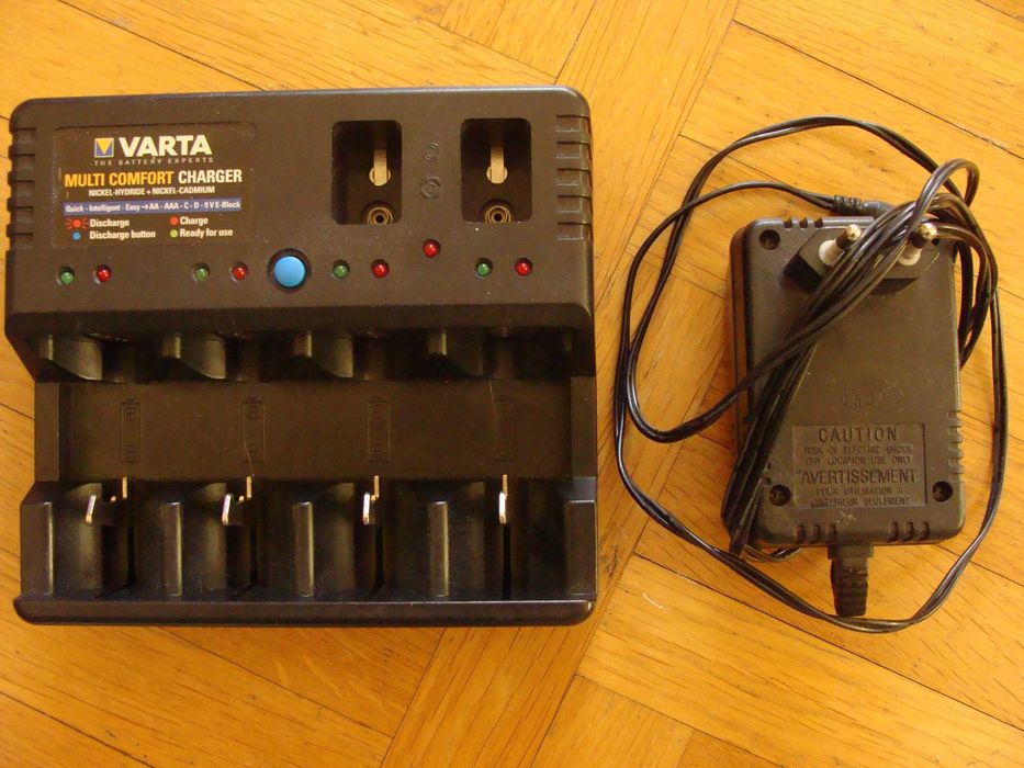 Зарядне Varta 57040 для акумуляторів NiMh/NiCd АА, ААА, С, D, R22крона