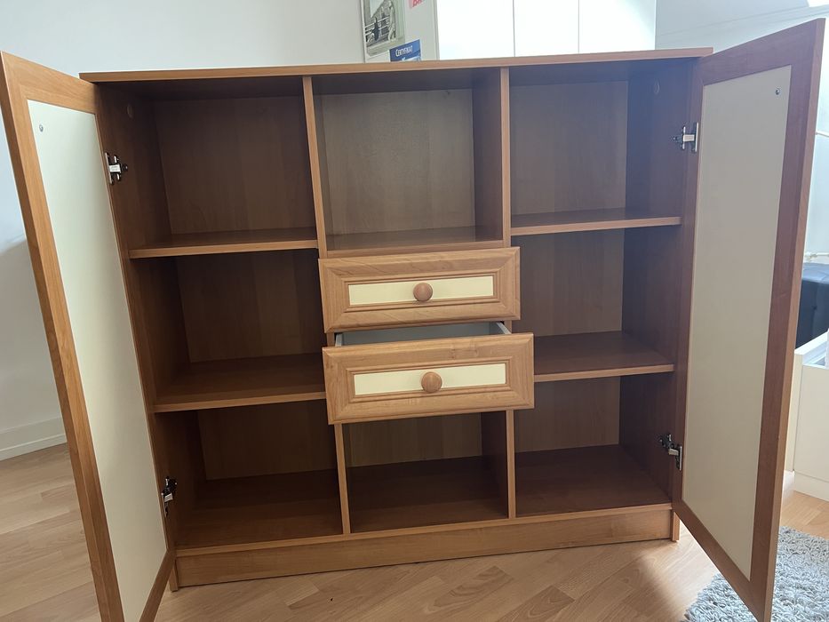 Mebloscianka z komodą