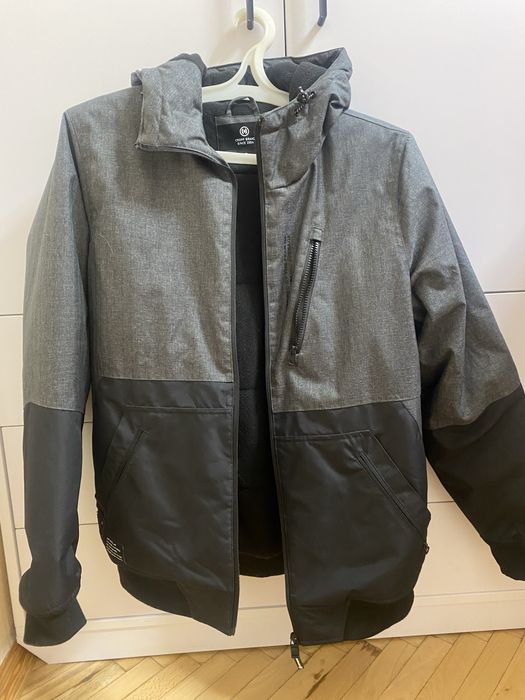 тепла куртка фірма Cropp,M-L