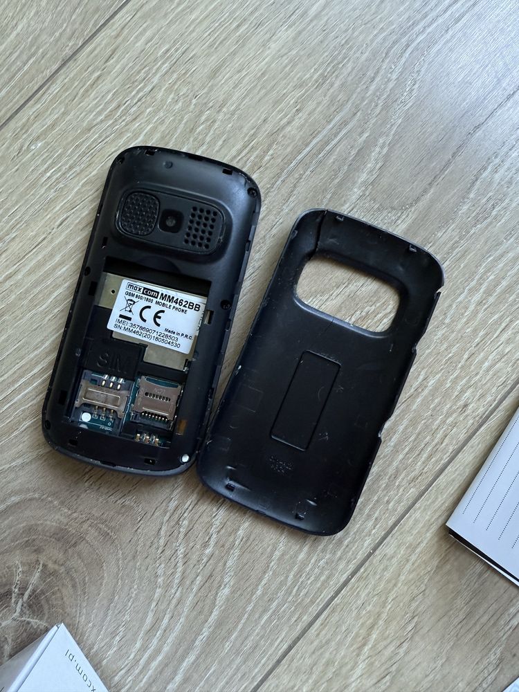 Telefon komórkowy MaxCom MM462BB