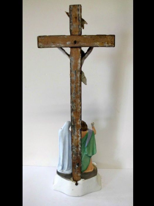 antigo crucifixo com água benta em porcelana e madeira - Sec. XIX