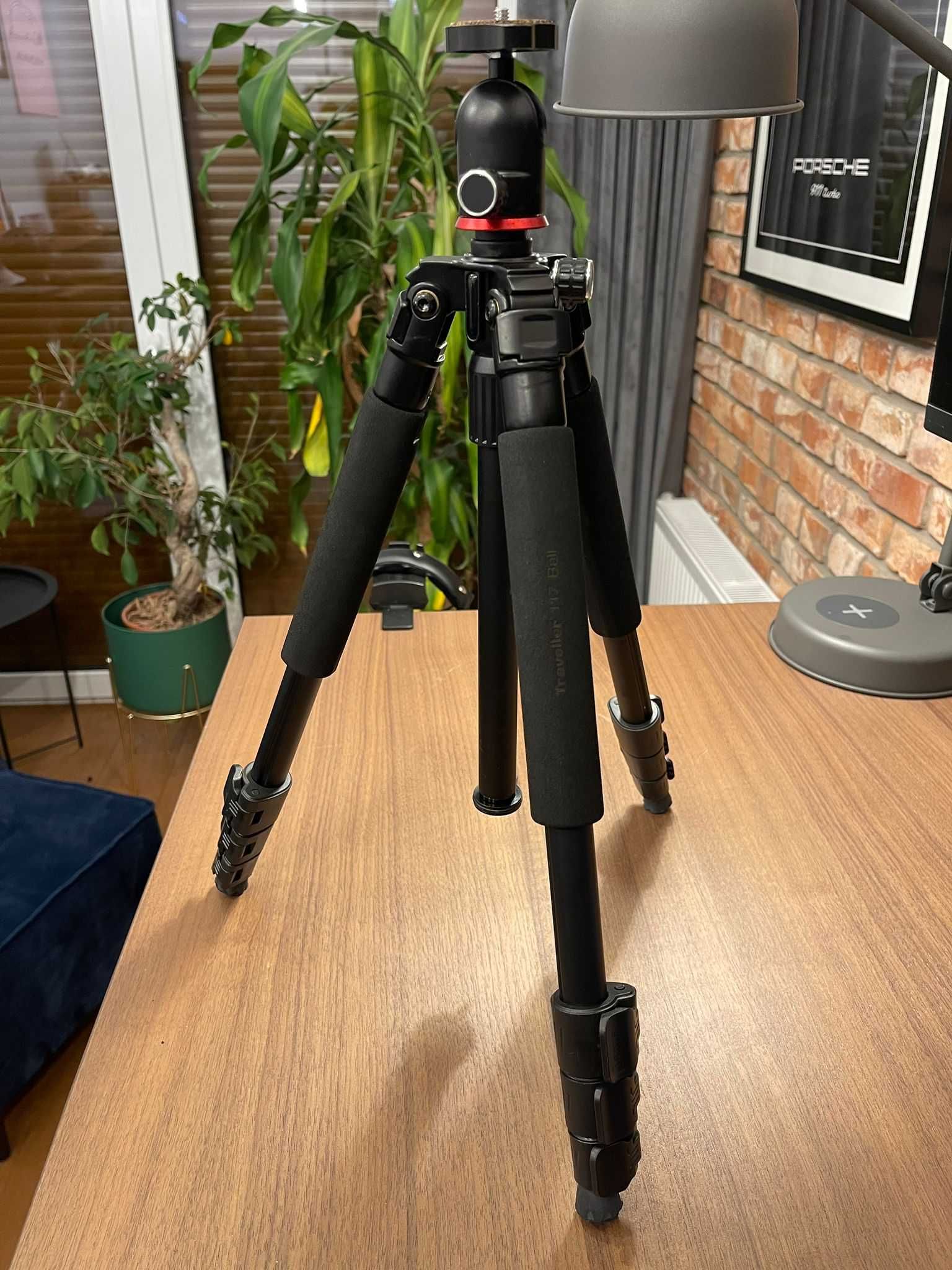 Statyw Hama Traveller 117-Ball – lekki, kompaktowy, gotowy w drogę!