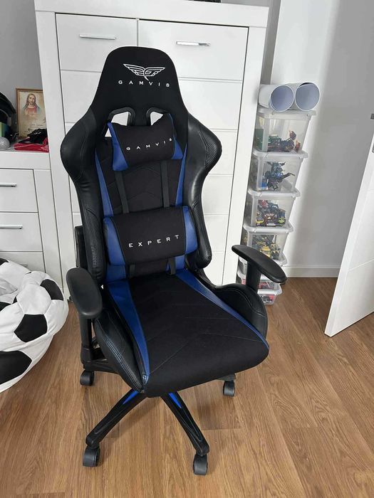 Sprzedam fotel gamingowy - czarny z granatowymi elementami