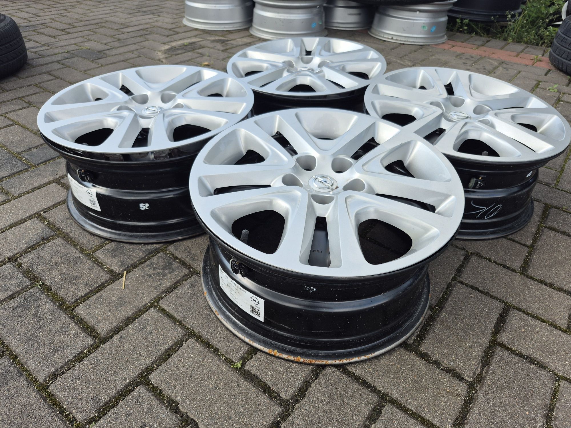 Felgi Struktur z Kołpak i Czujnik OPEL Astra J Mokka 5x105 16 Cal 6.5J