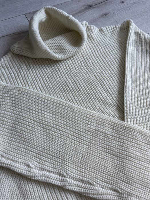 Молочний светр Sinsay