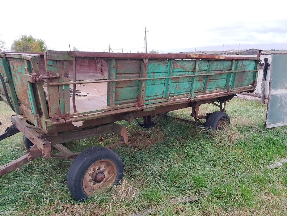Тракторний прицеп 2ПТС-4