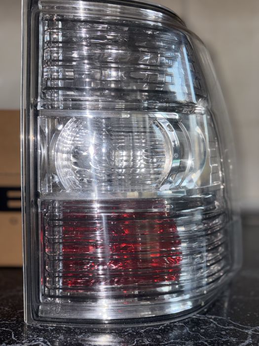 Задний фонарь mitsubishi pajero wagon 4