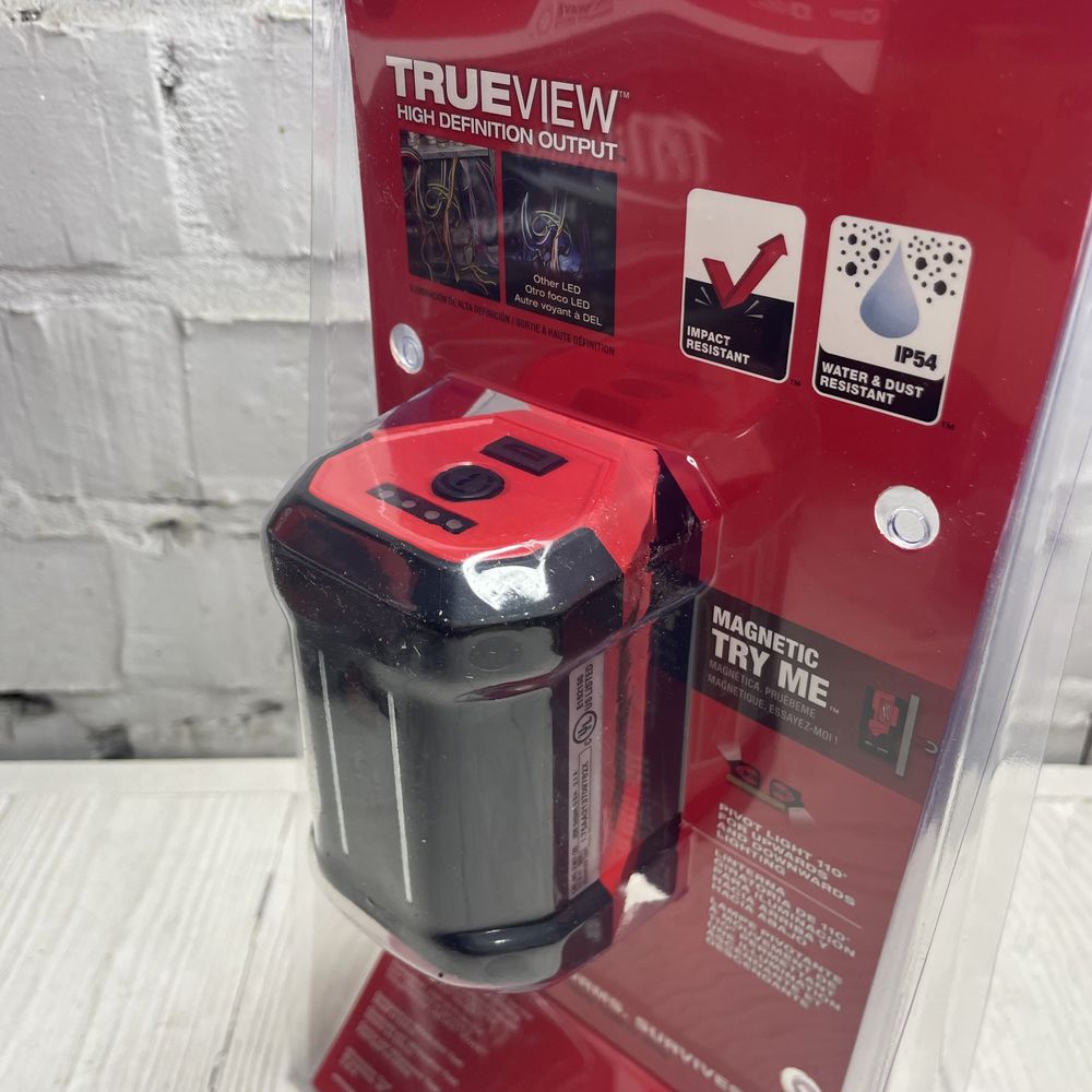 Прожектор Milwaukee M12 ROVER 2367-20 с зарядкой от USB