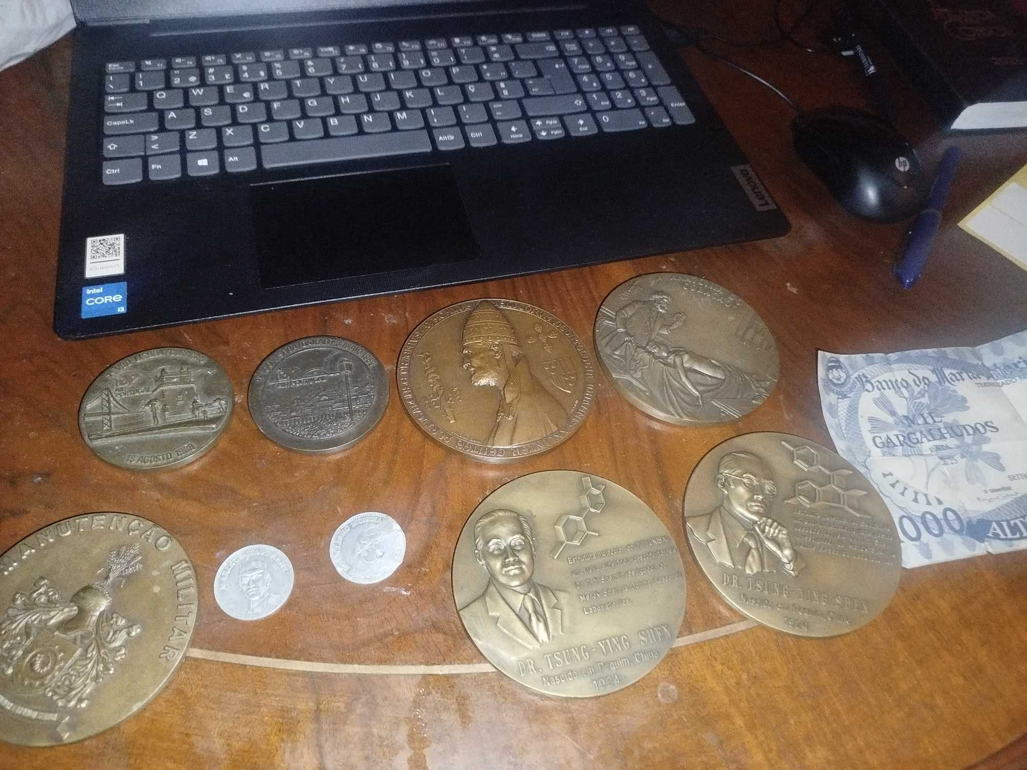 vendo moedas de varios paises