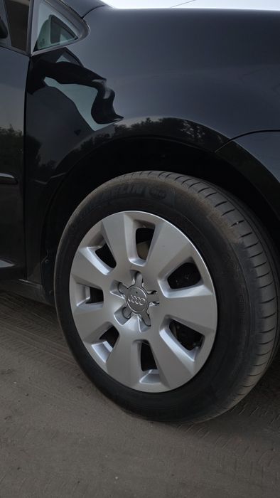 Продаи Volkswagen Touran 2009 року