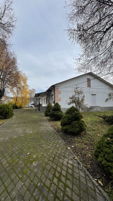 Продаж будівель в центрі с. Здовбиця.