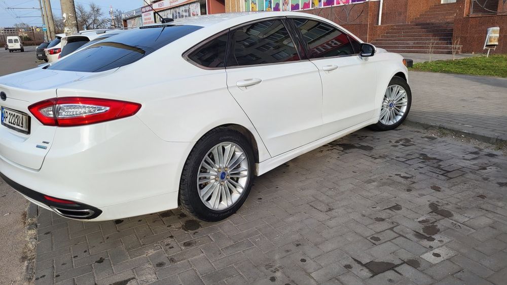 Ford Fusion люк,кожа, память сидений и т.д.