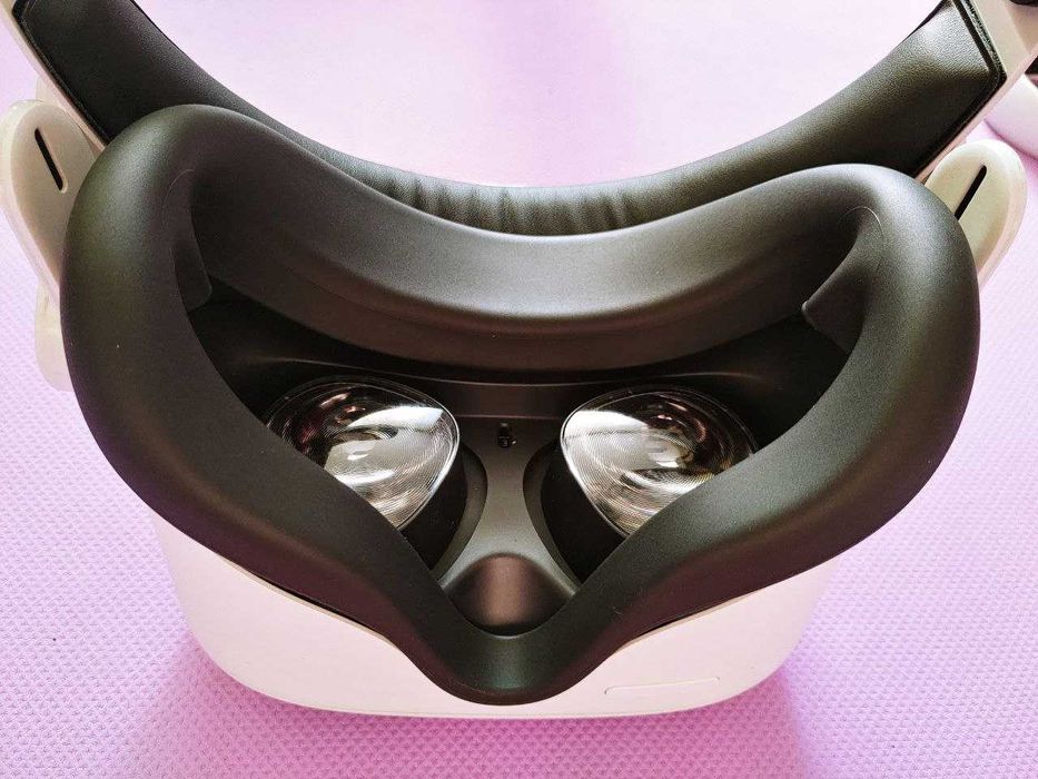 VR-гарнітура Meta Quest 2 KW129CM 128 Гб + оголов'я FiitVR T2
