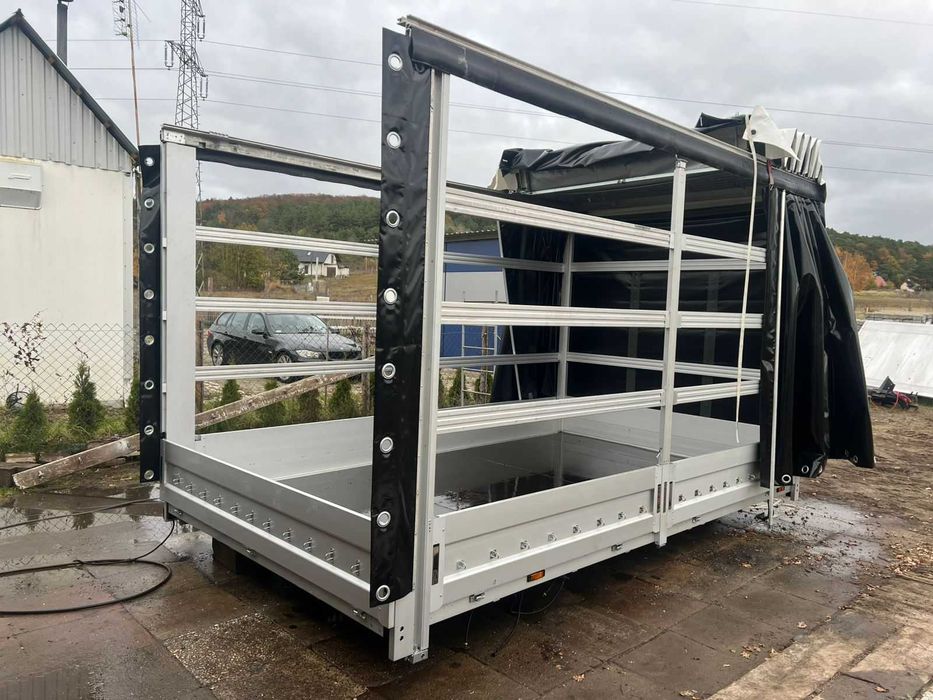 10EP Skrzynia ładunkowa zabudowa suwany dach  420x245x235(MONTAZ)