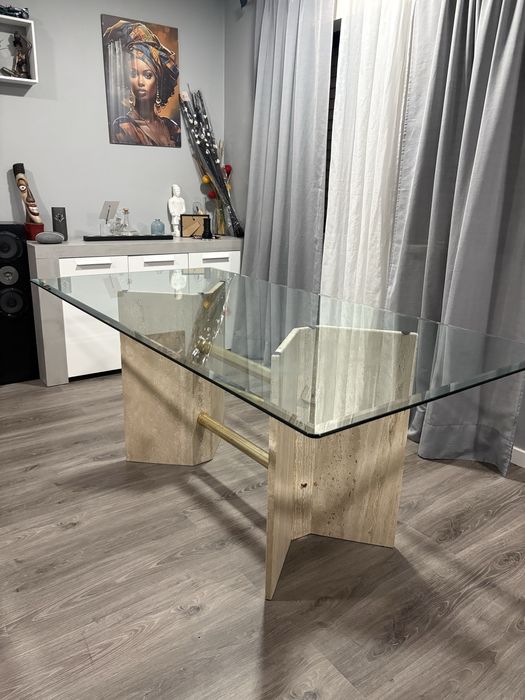 mesa de vidro e marmorito