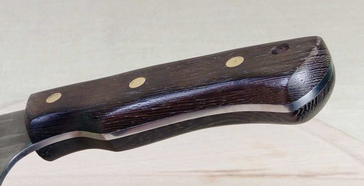 Кований сербський ніж ручної роботи з ергономічною рукояттю з дерева