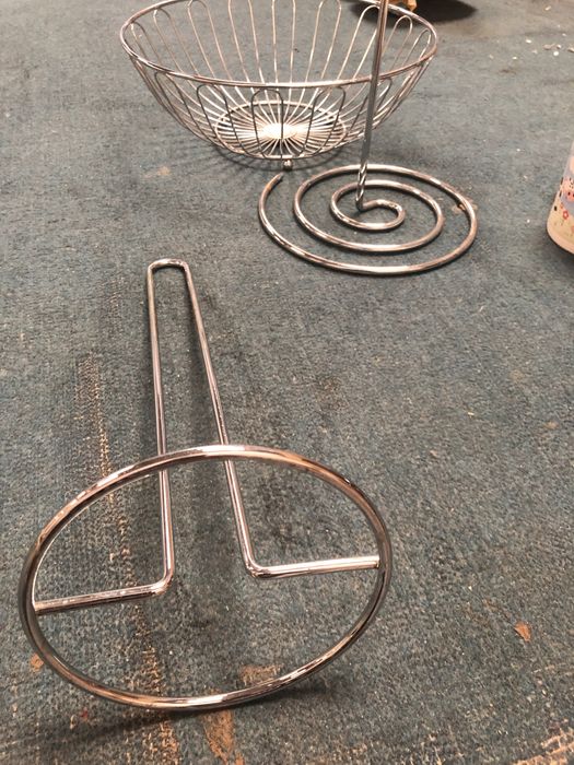 Cesto+suporte para capsulas de café + suporte rolo papel