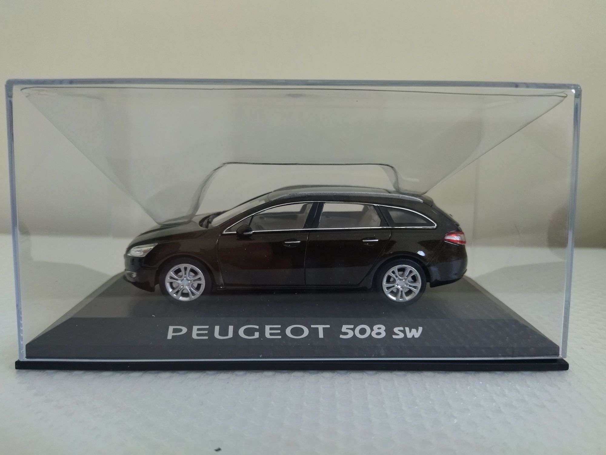 Miniatura Peugeot 308 SW 1/43 Nova