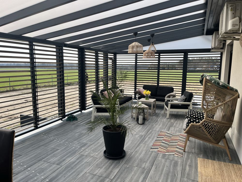 Zadaszenie tarasu pergola ruchome deseczki shuttersy
