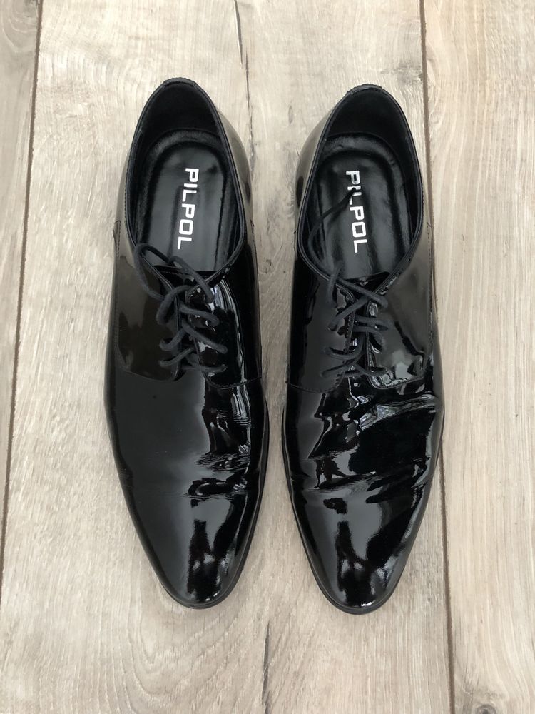 Buty Pilpol czarne lakierowane