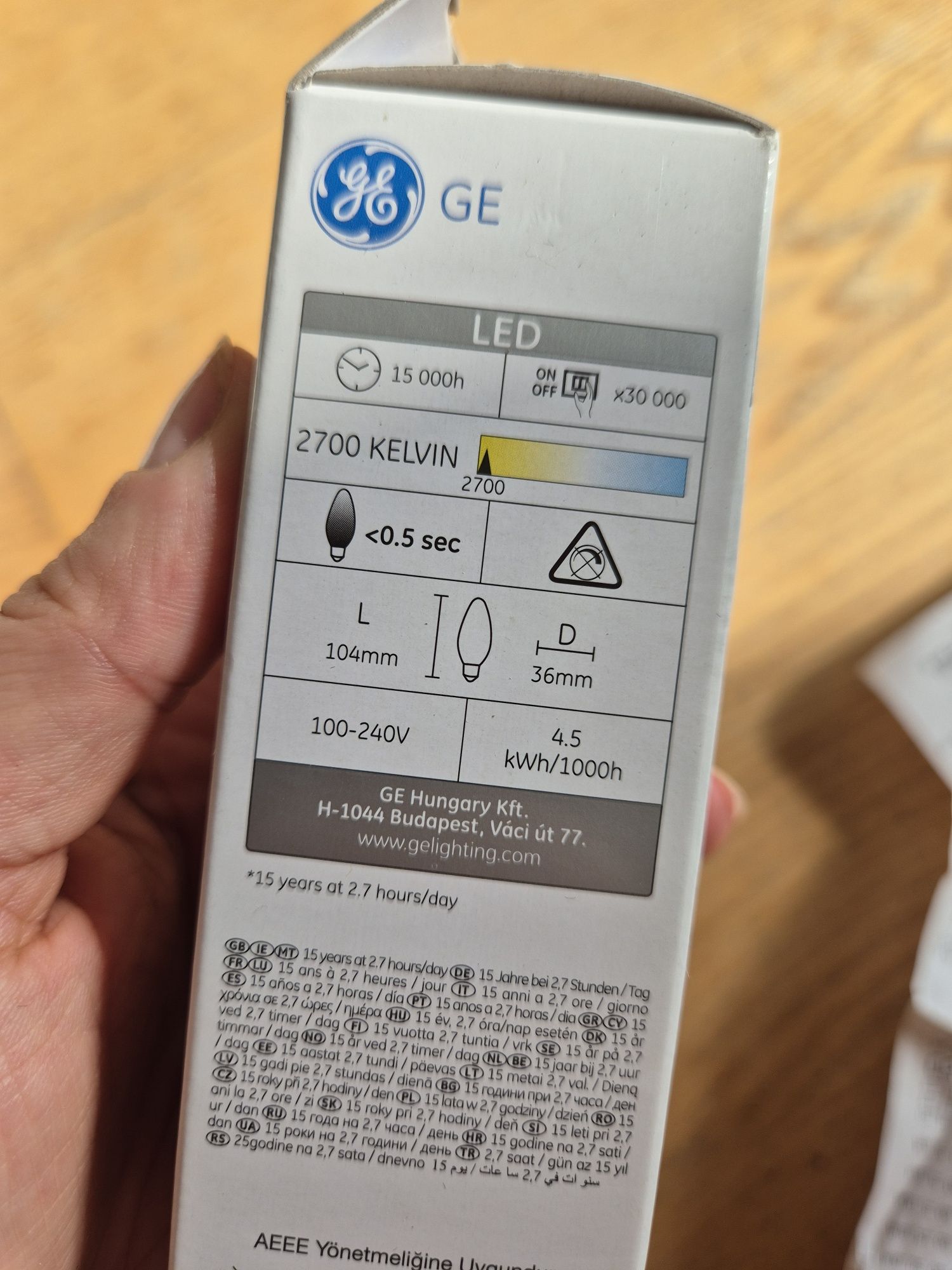 Żarówka ledowa E14,25 W, GE
