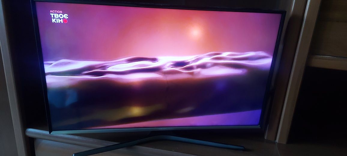 Продам телевізор Samsung UE32/5500AW 
SMART TV