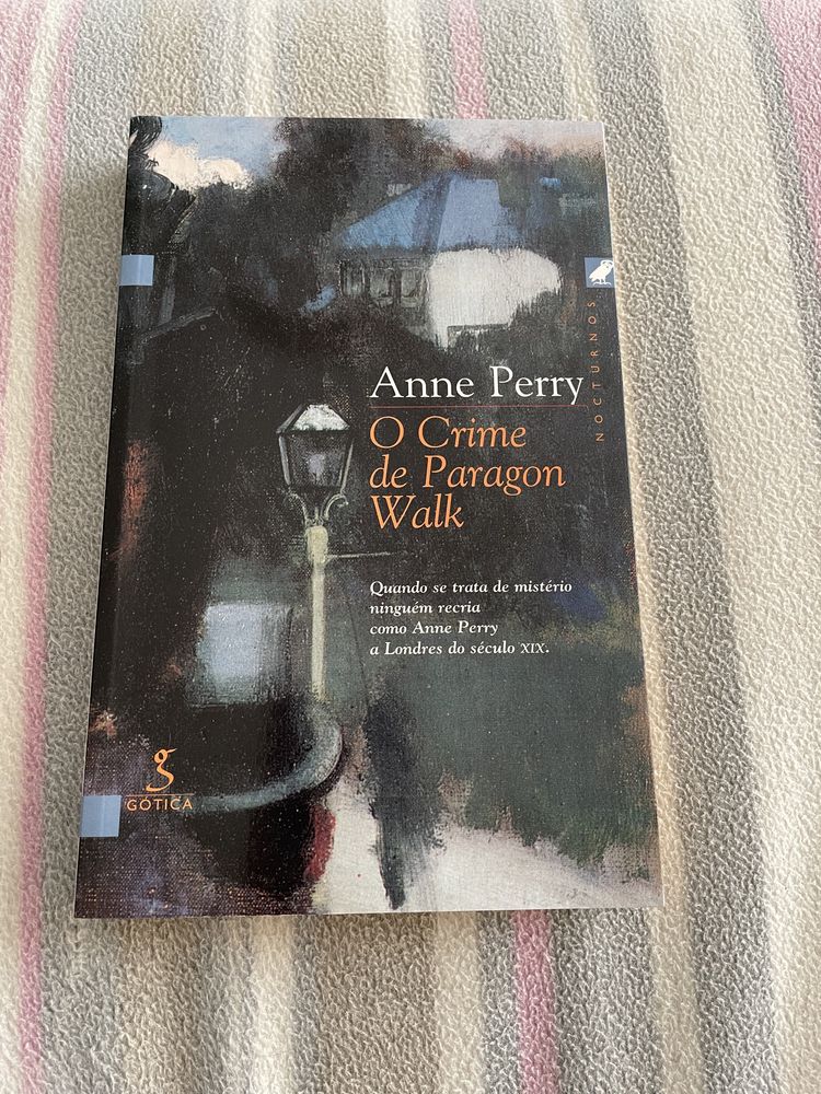 Livro “O Crime de Paragon Walk” de Anne Perry