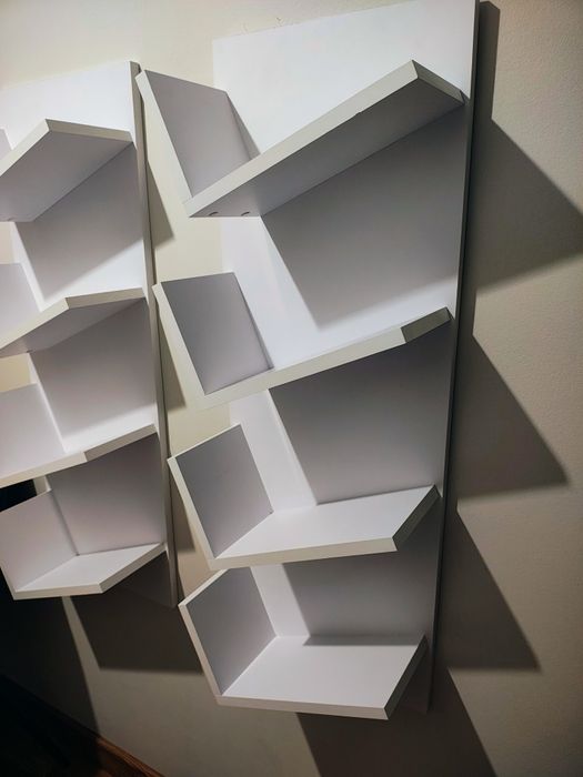 VERSA Asymetryczna półka, biała półka na książki biblioteczka