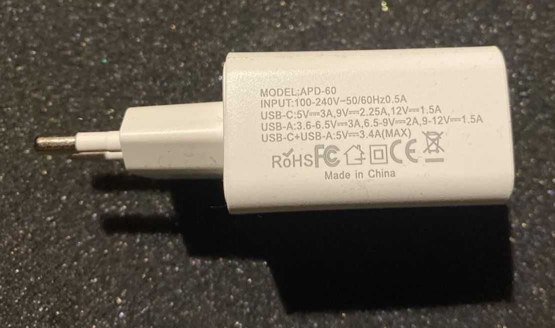 Зарядний пристрій GaN 65W Швидка зарядка PD3.0, QC3.0 USB + 2 Type-C