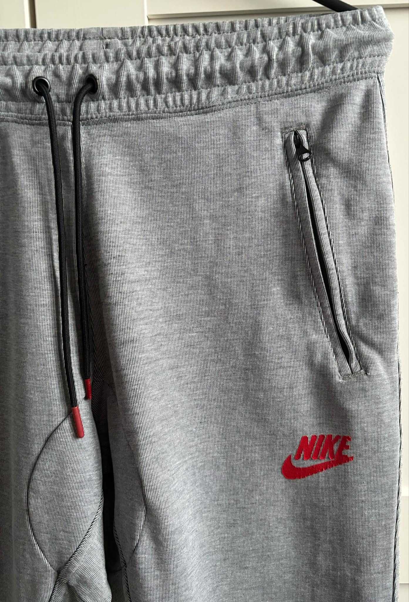 Oryginalne damskie dresy NIKE rozmiar S - super stan, super desing