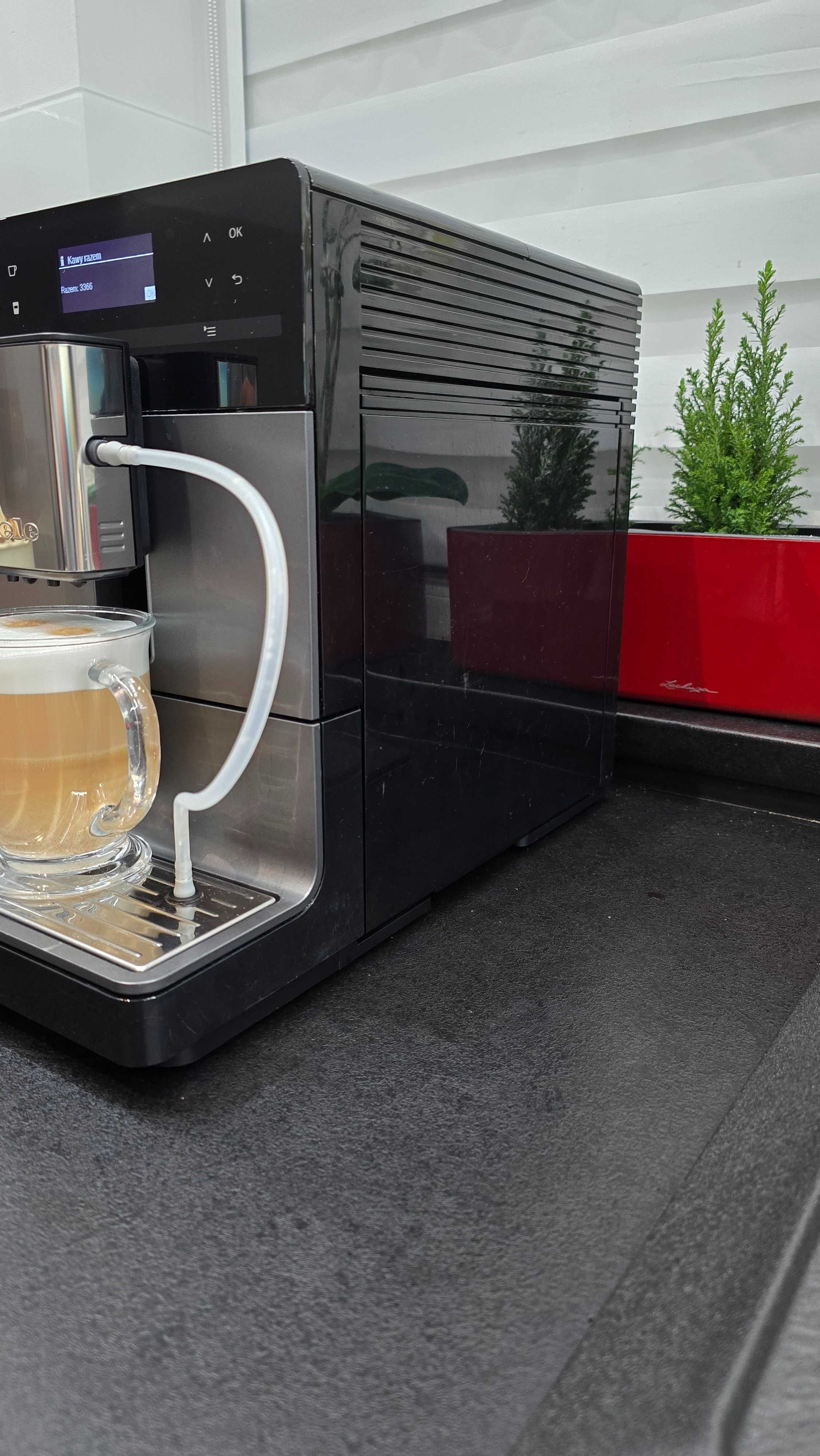 Ekspres Miele CM 5500 grafitowy, menu PL, One Touch, Aromatic, 15bar