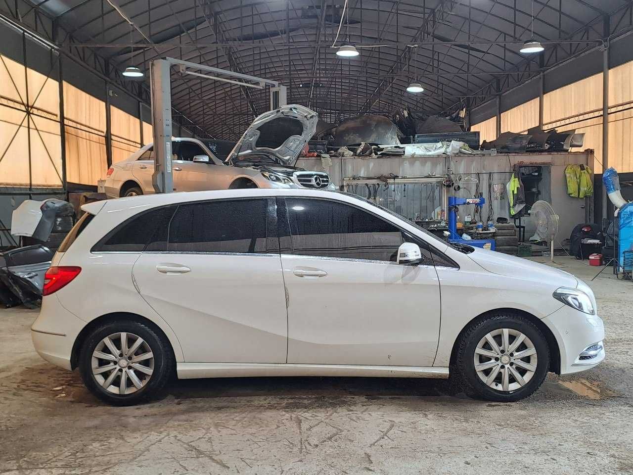 2013 MERCEDES-BENZ B200 CDI із Кореї