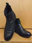 Botas em pele tem.36