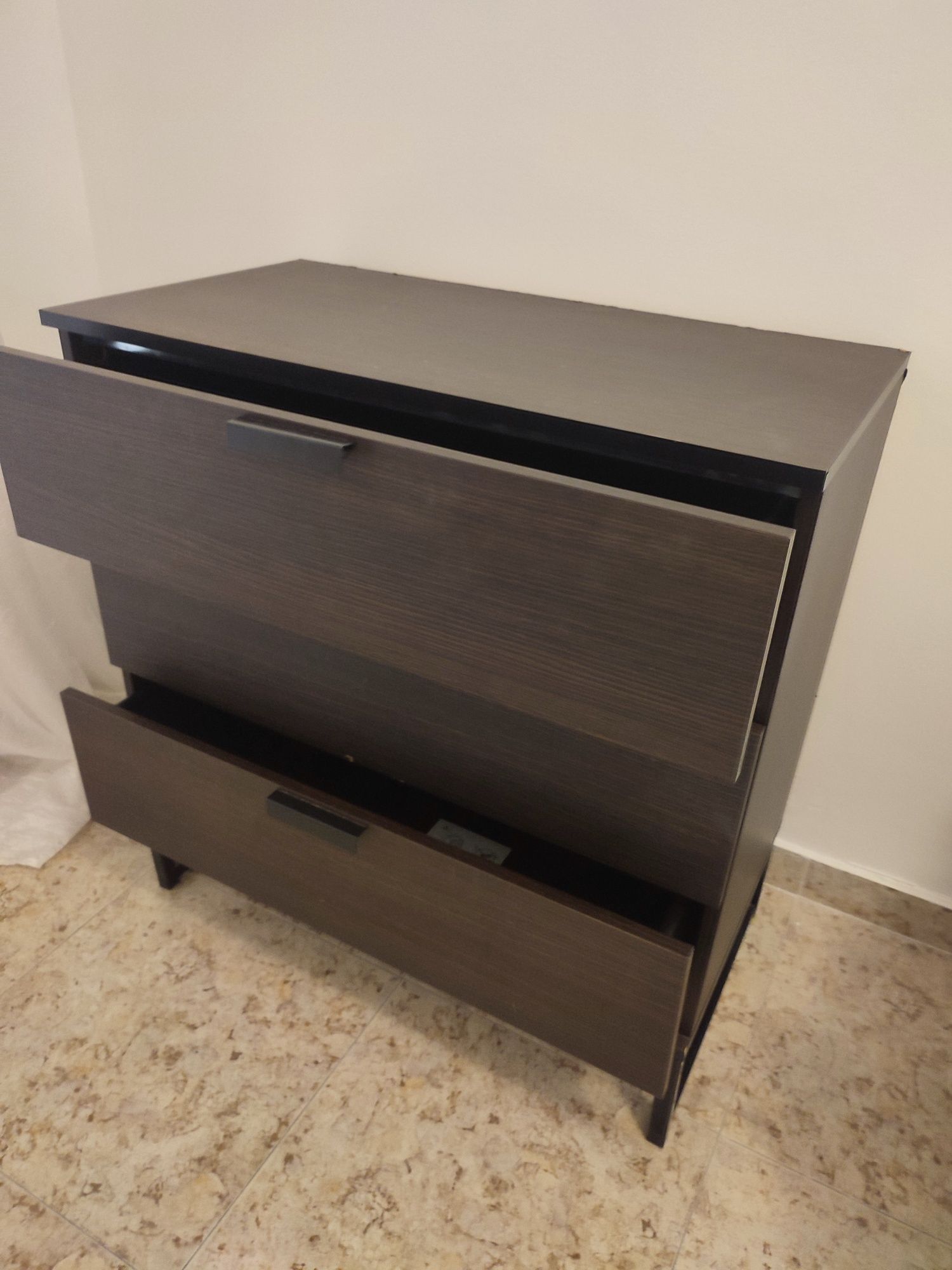 Comoda com 3 gavetas  modelo IKEA
