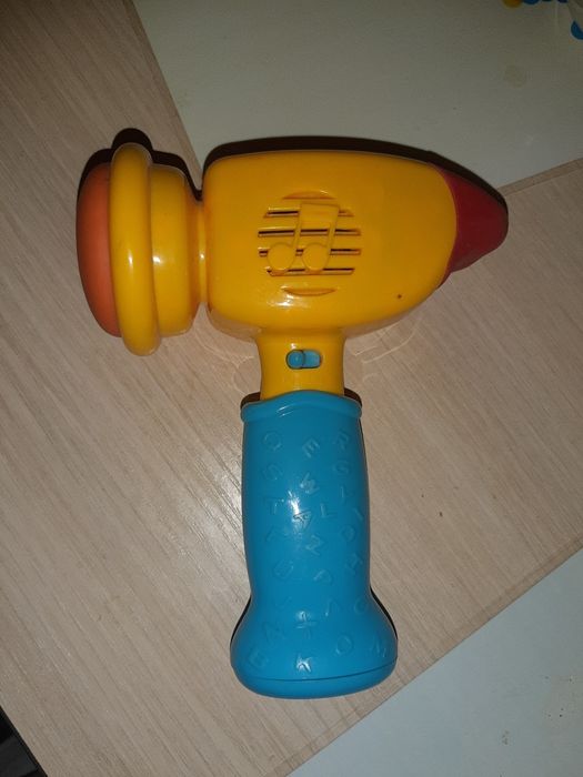 Іграшки руль,піраміди,плакат,мозаїка,молоток