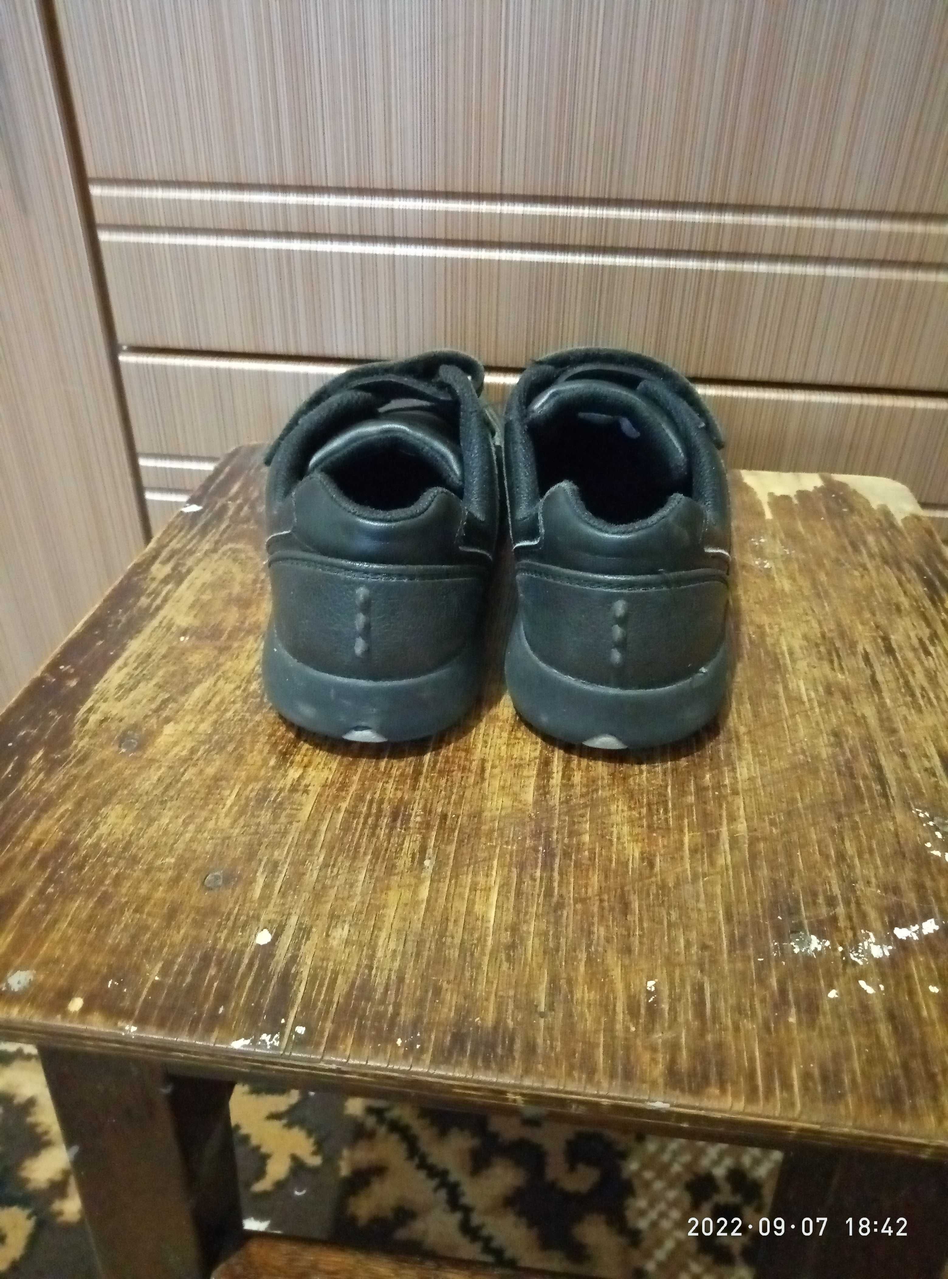 Кросівки туфлі для хлопчика Clarks 33.5 p