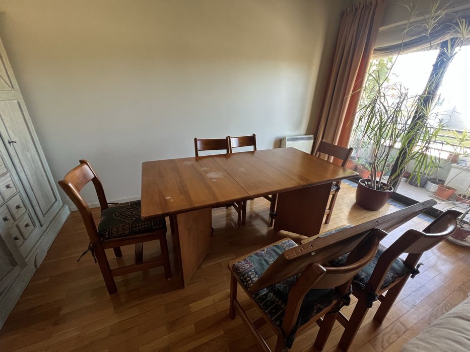 Mesa e 6 cadeiras