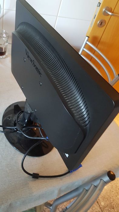 Monitor viewsonic com pouco uso64585038553218120