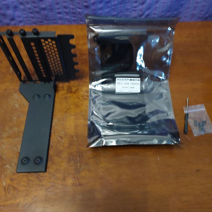 Вертикальний тримач відеокарти PCIe 4.0