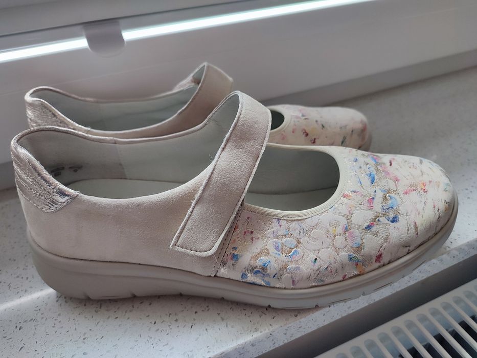 Buty półbuty marki Vamos 40