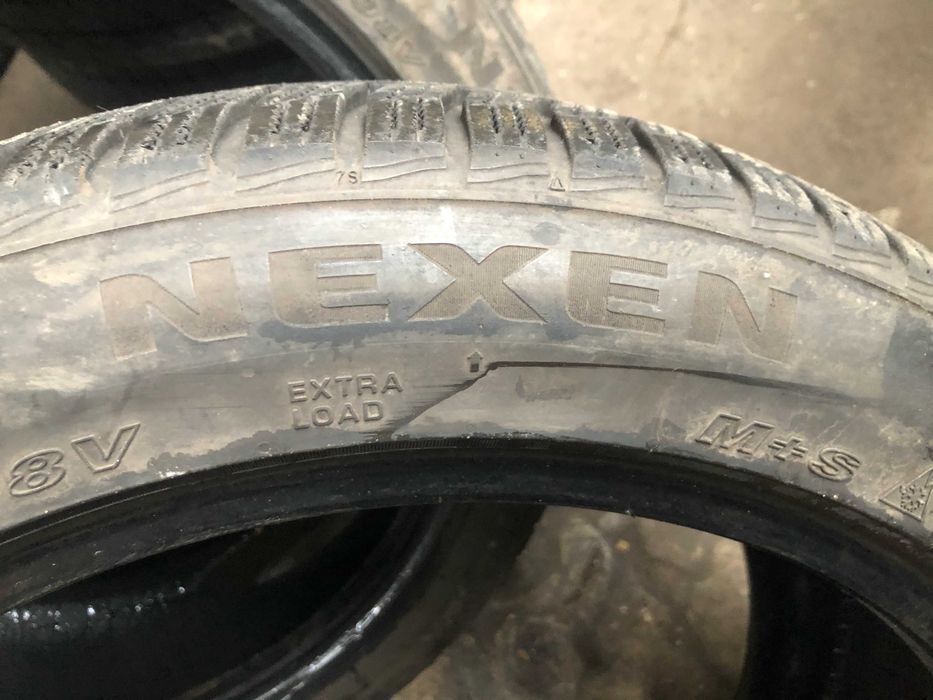 235/45R18 Dwie używane opony zimowe Nexen