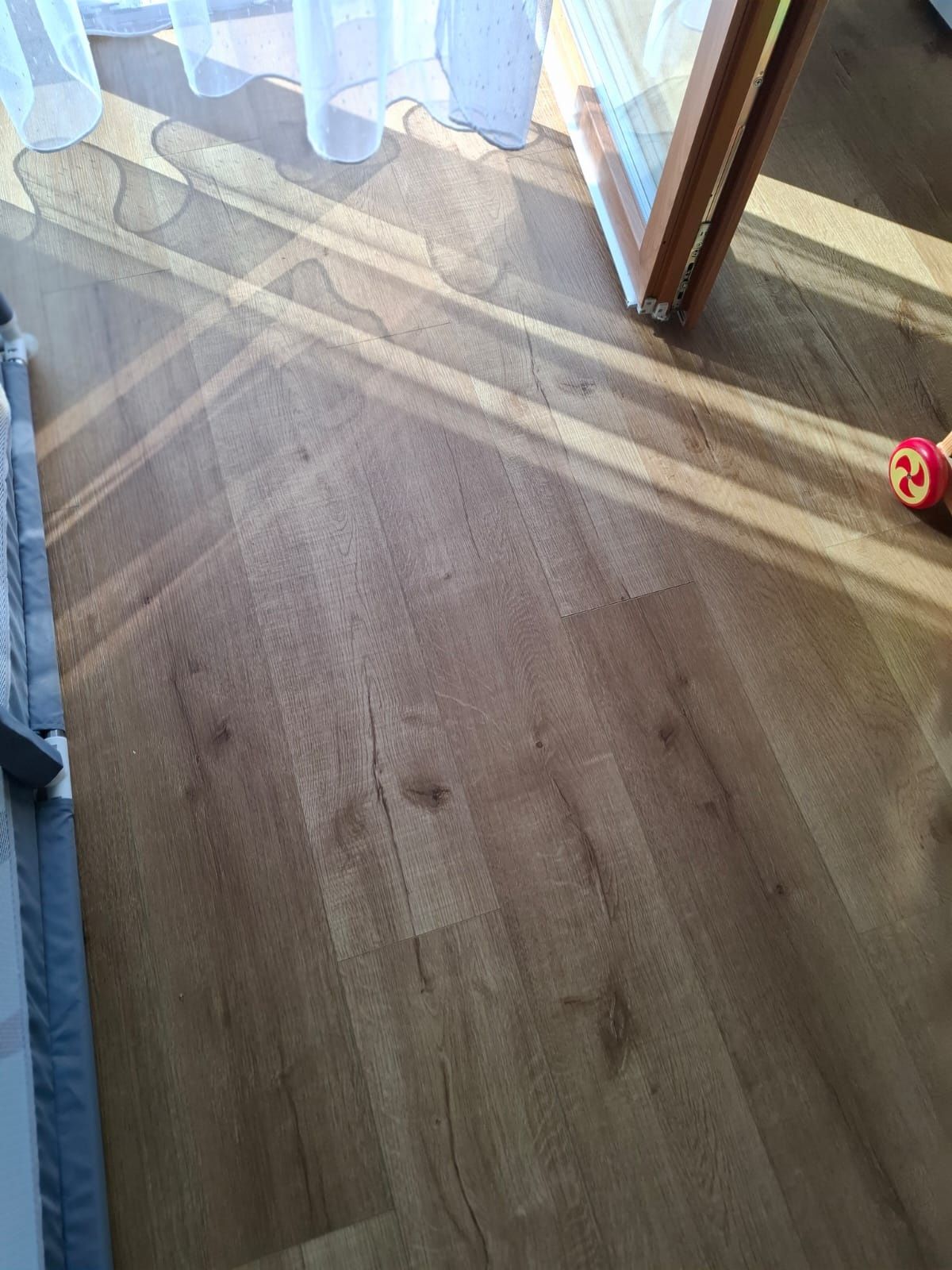 Panele winylowe z podkładem. Dąb Miodowy BESTLAMINATE
