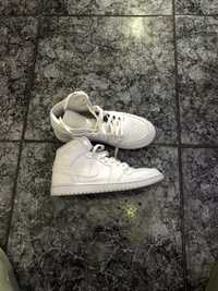 Air jordan Branco 42