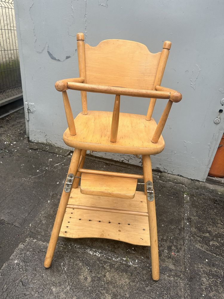 Drewniane krzeselko do karmienia PRL