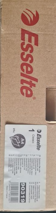 Teczka zawieszkowa Pendaflex marki Esselte - różne kolory.