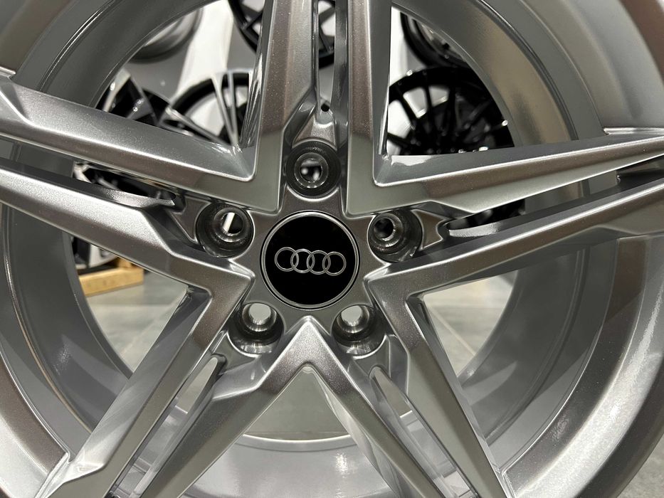 Oryginalne felgi 18 5x112 ET40 Audi A4 B8 B9 A6 C7 C8 Q5 8W0/601025R