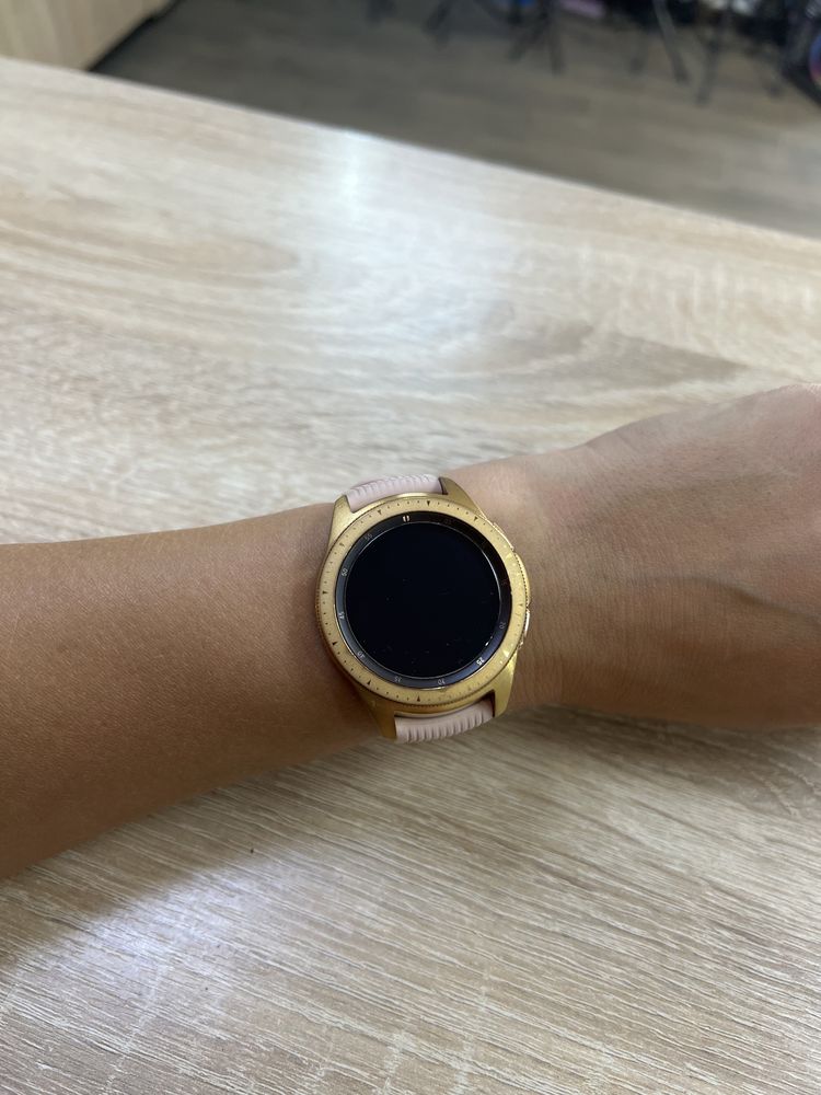 Часы Samsung Galaxy Watch 42mm